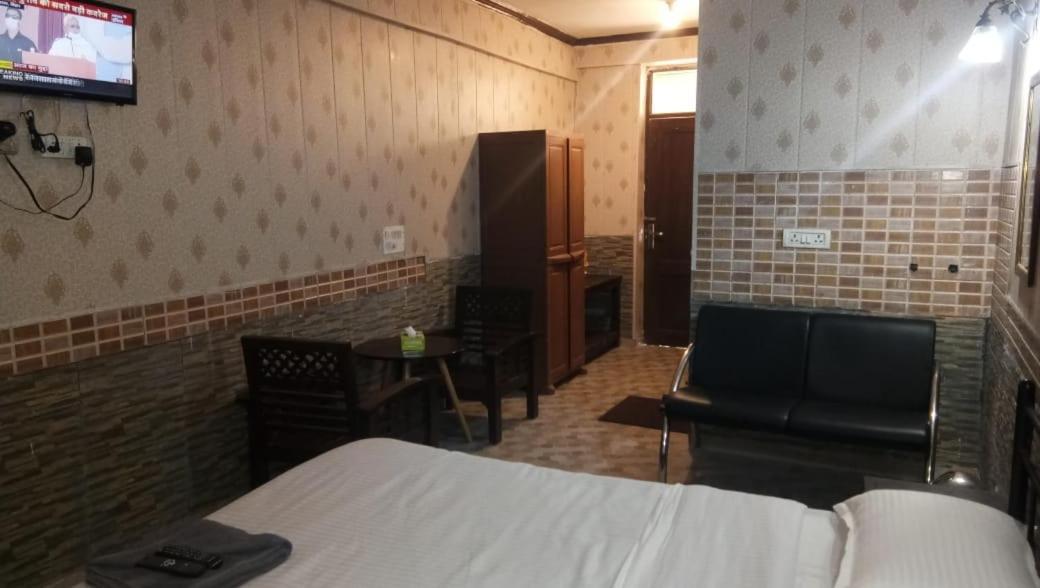Hotel O Hya'S Homestay Dehradun Luaran gambar