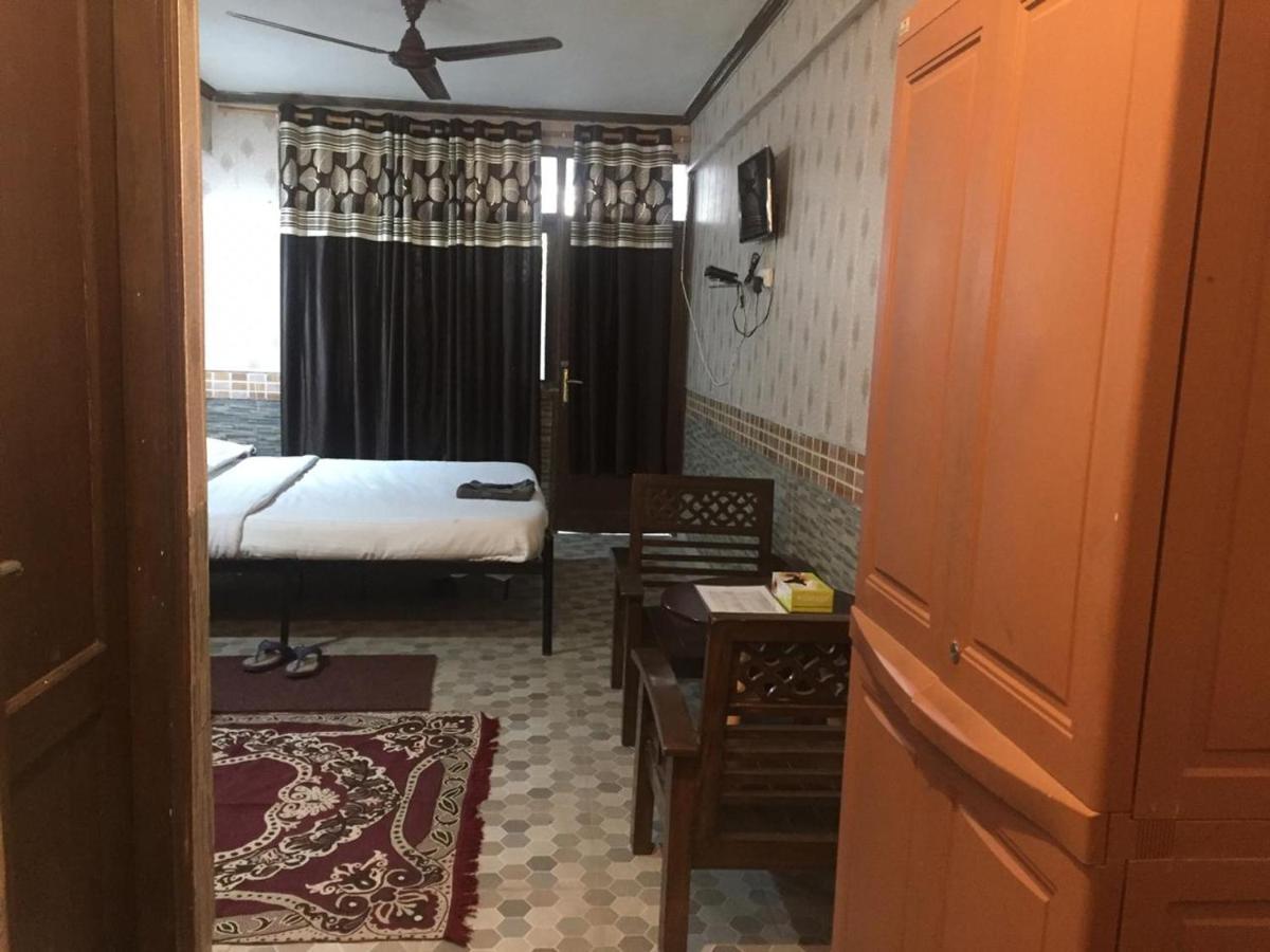 Hotel O Hya'S Homestay Dehradun Luaran gambar
